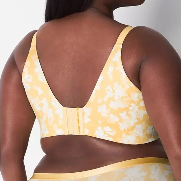 Cacique Lane Bryant -  Lightly Lined Balconette Bra - 42D - Picture 3 of 7